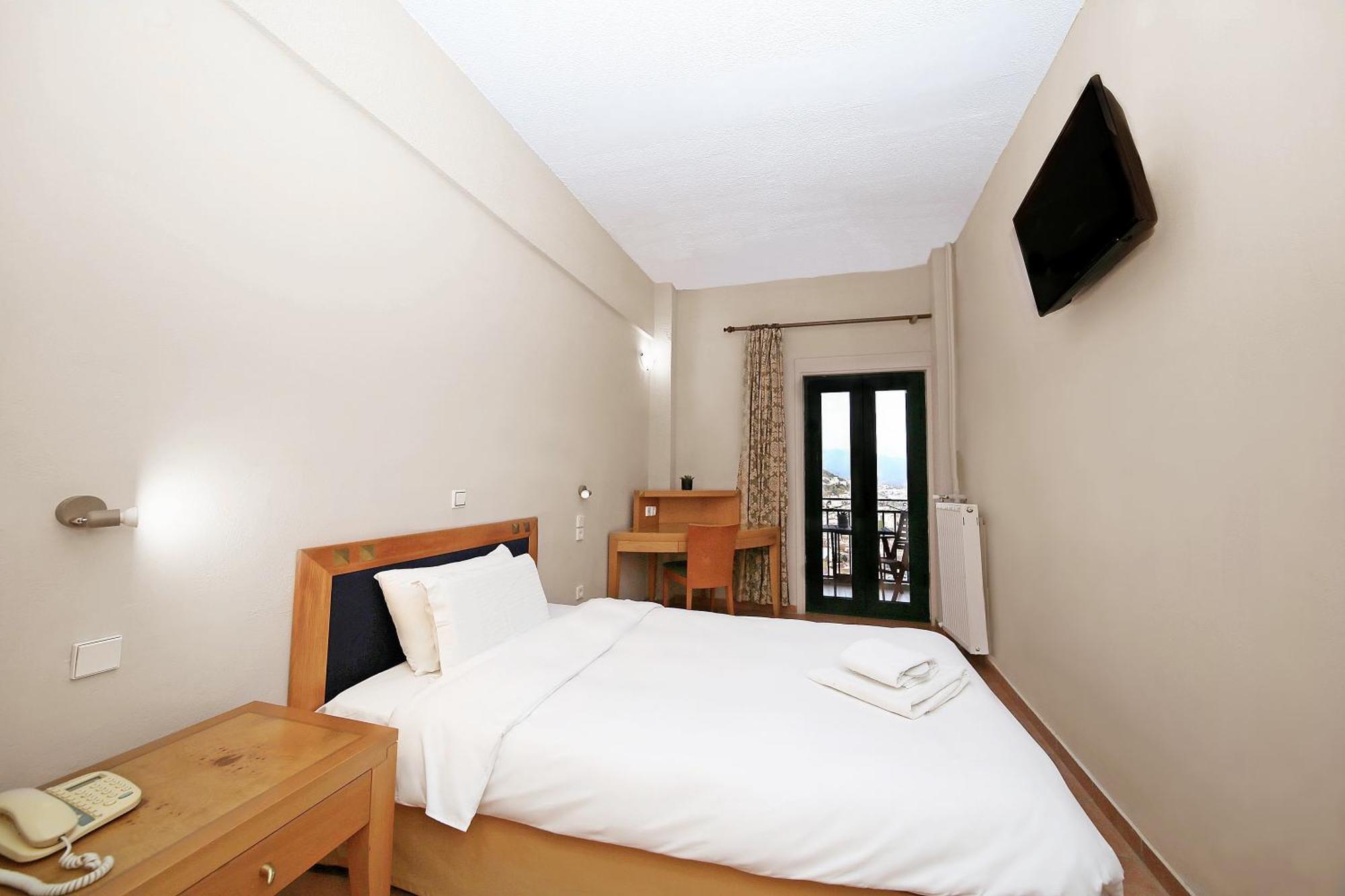 Hotel Lecadin Карпенисион Экстерьер фото