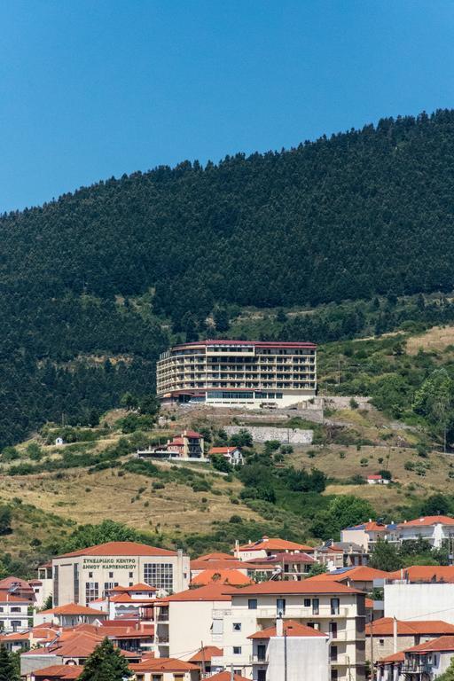 Hotel Lecadin Карпенисион Экстерьер фото