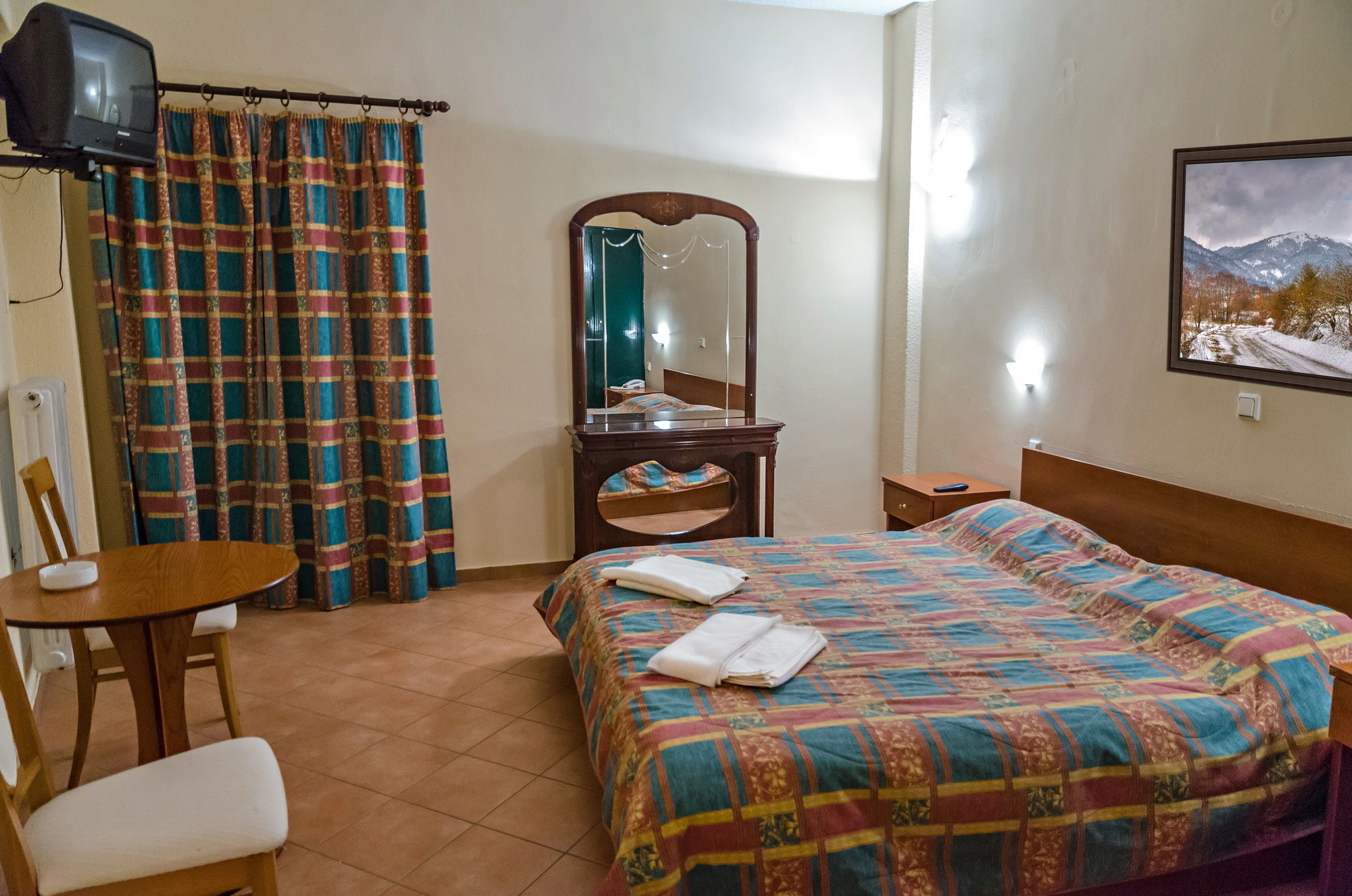 Hotel Lecadin Карпенисион Экстерьер фото